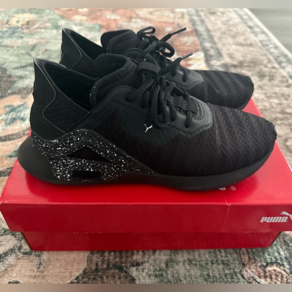 Puma men’s rogue terrain black sneakers size 7